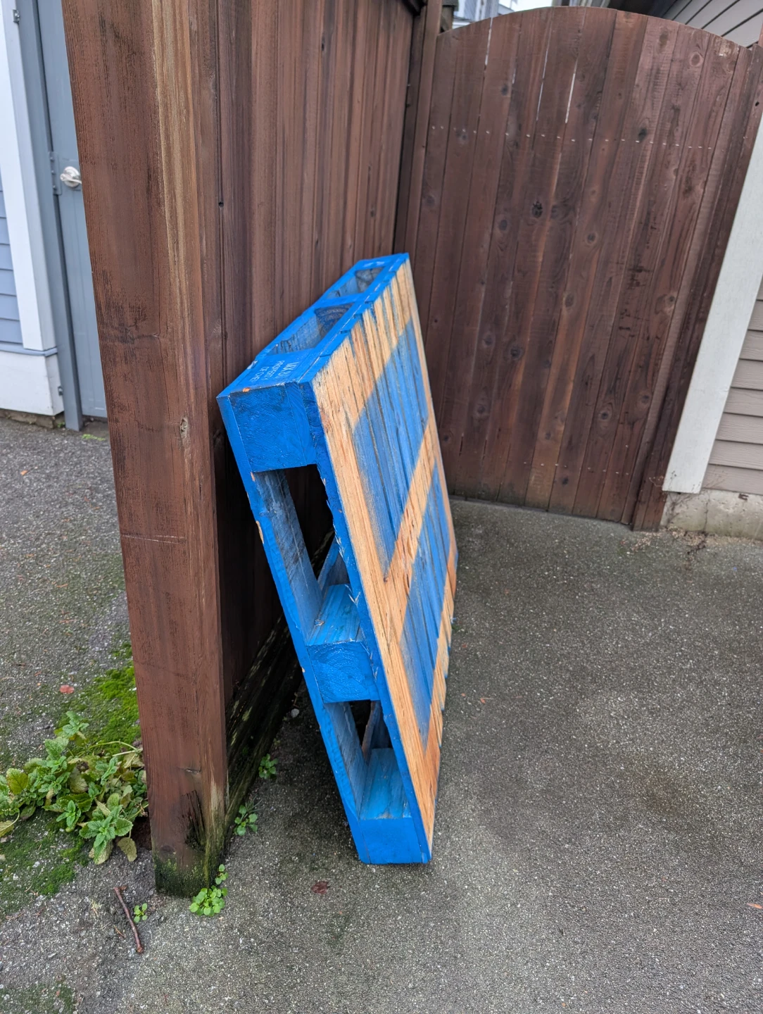 Wood pallet