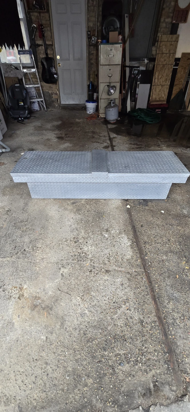 Silver Aluminum Truck Bed Toolbox - photo 3