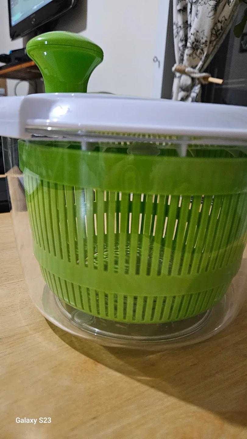 Cuisinart Salad Spinner - Green & White image indicator(3)