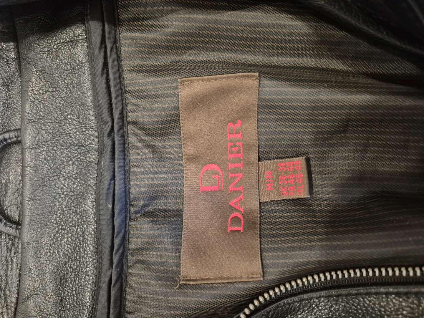 Danier Men's Leather Jacket - photo 3