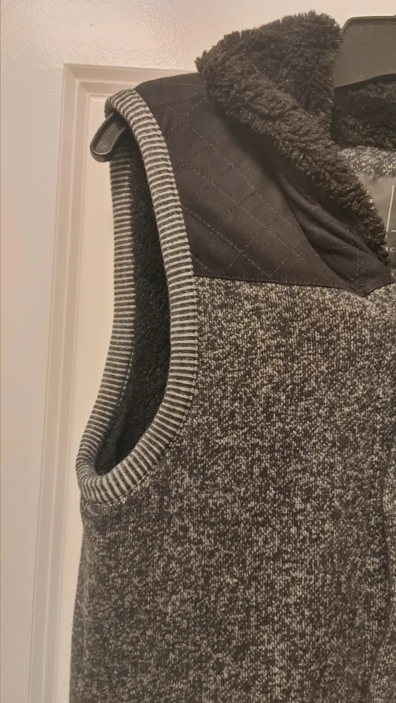 Armani Exchange Vest - Size XS image indicator(3)