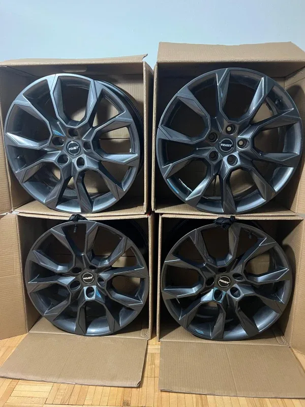 Fast Wheels 18" Rims - 5x114.3 Bolt Pattern