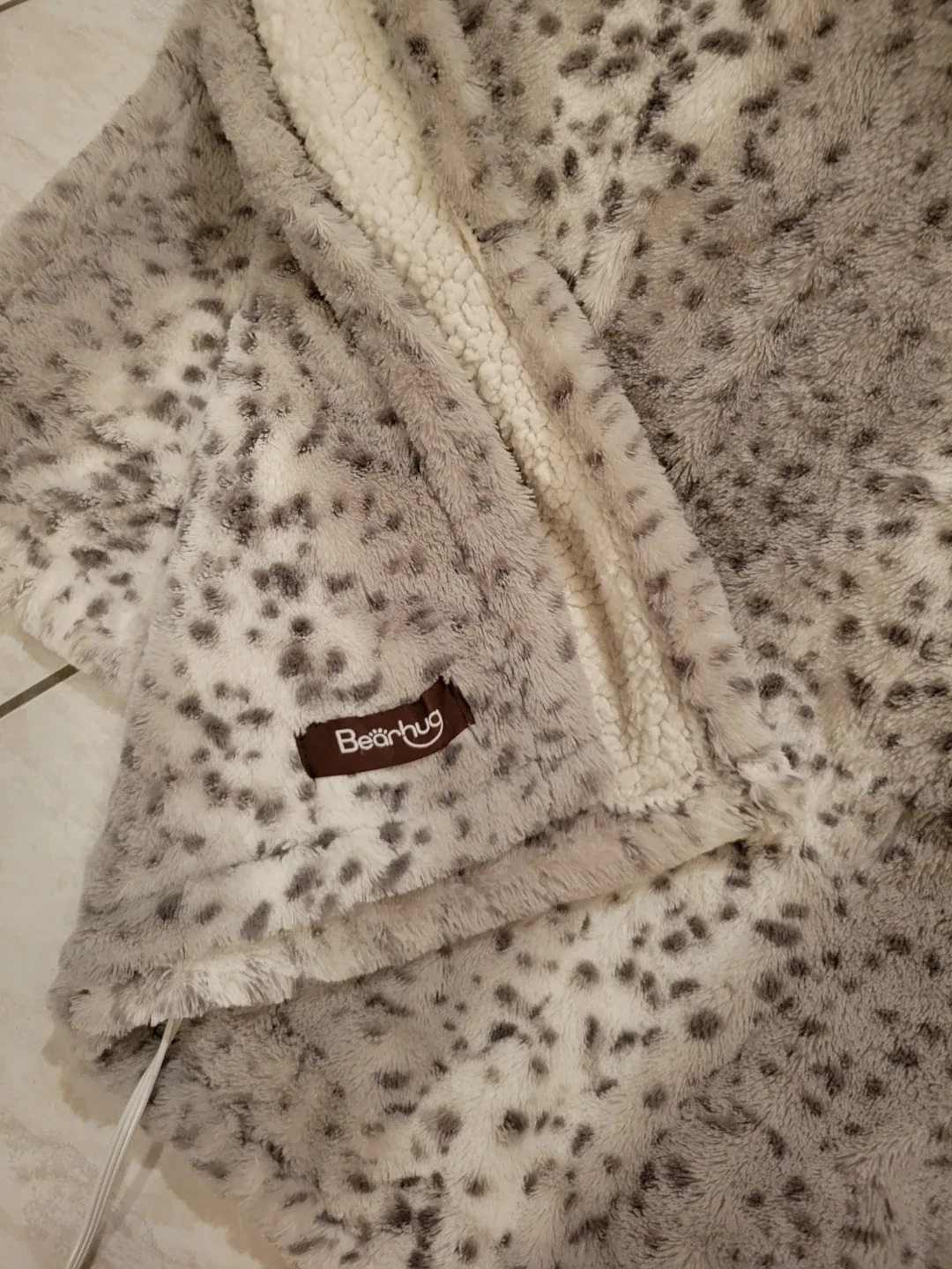 Queen/King Electric Blanket bear hug like new image indicator(7)