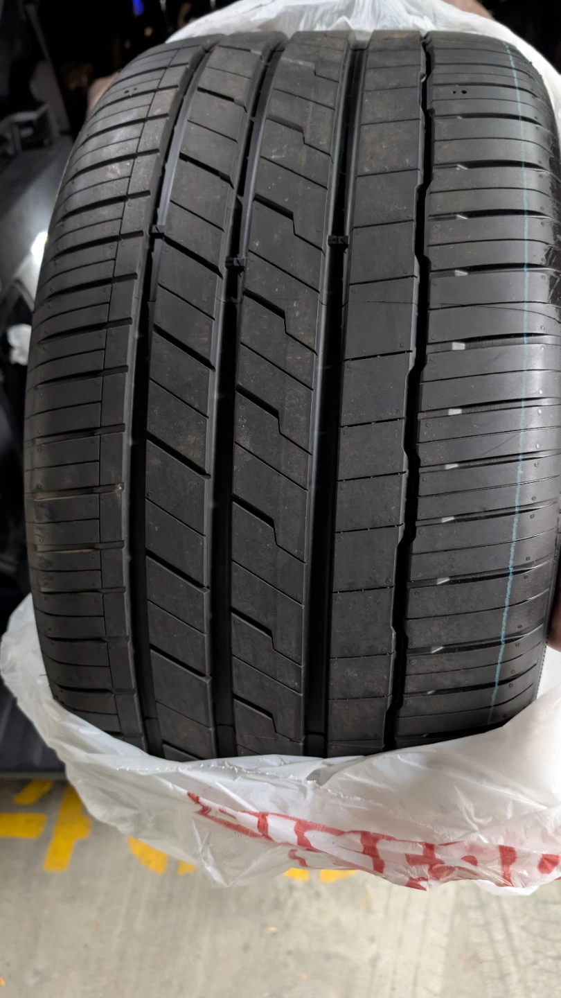 Set of 4 Hankook Ventus S1evo3 Summer Run-Flat Tires ~~LIKE NEW - photo 3