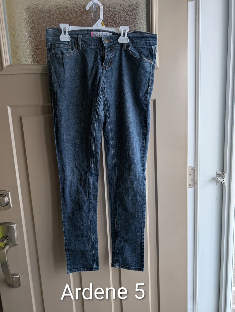 Womens sz 5 jeans $10 each