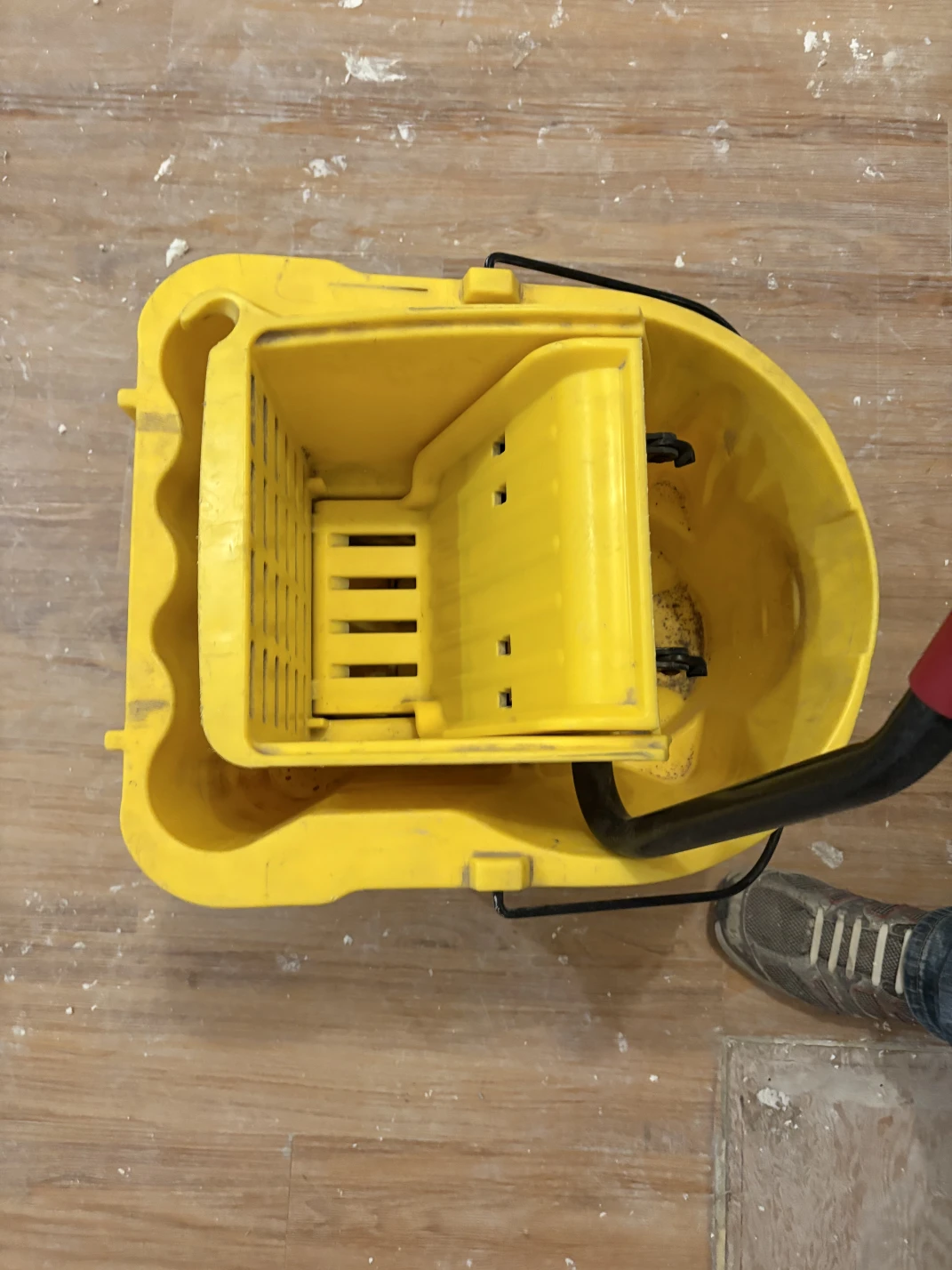 Rubbermaid WaveBrake Mop Bucket - photo 2