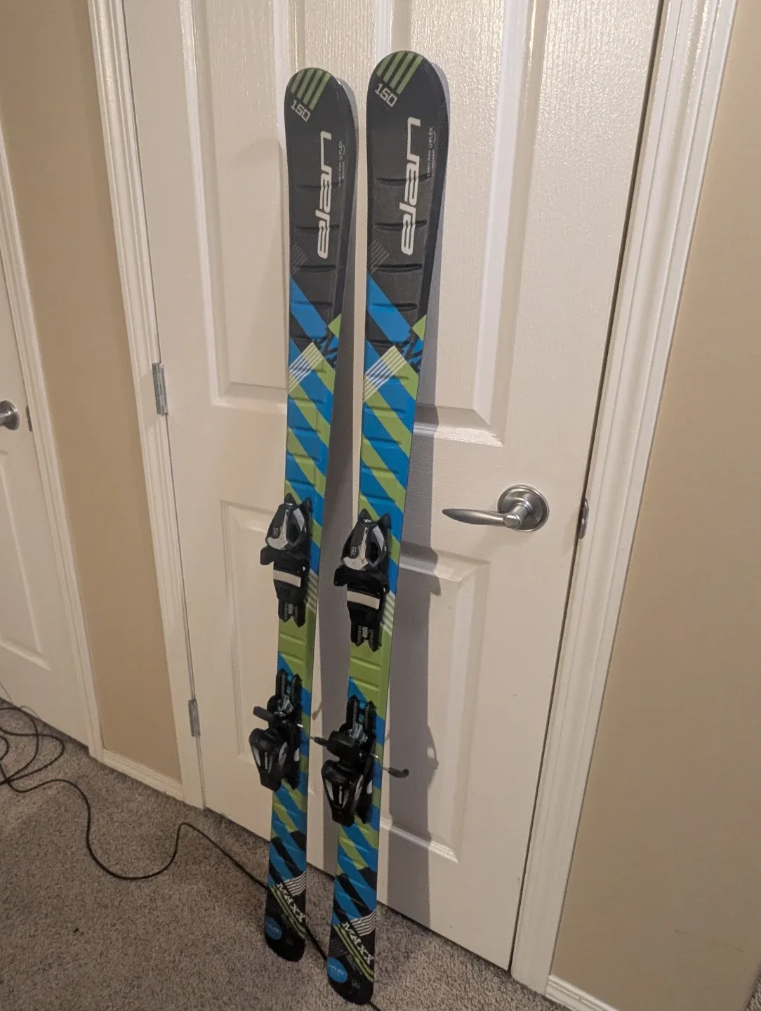 #Cleanout Elan Maxx Skis - Size 150