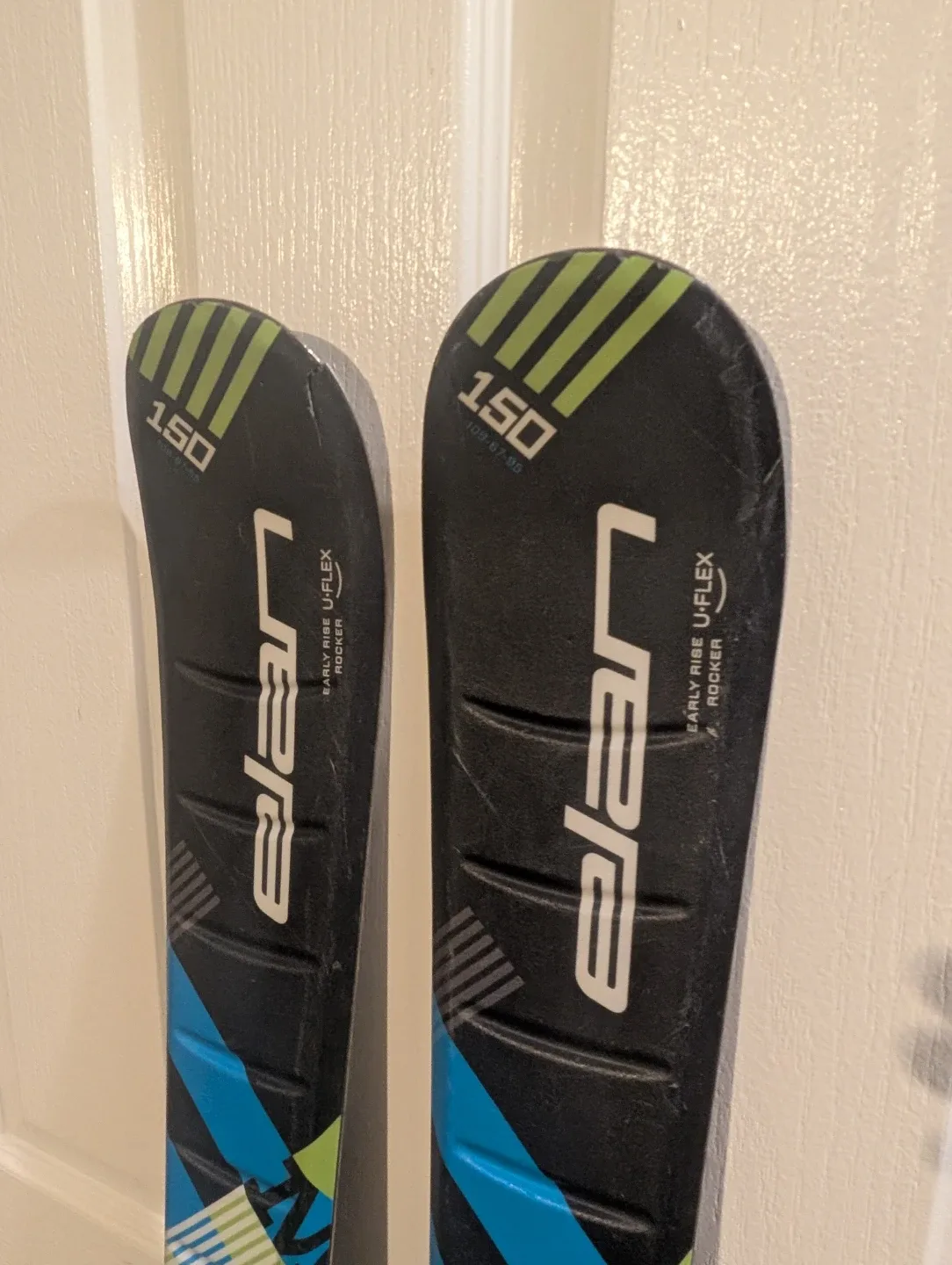 #Cleanout Elan Maxx Skis - Size 150 image indicator(2)