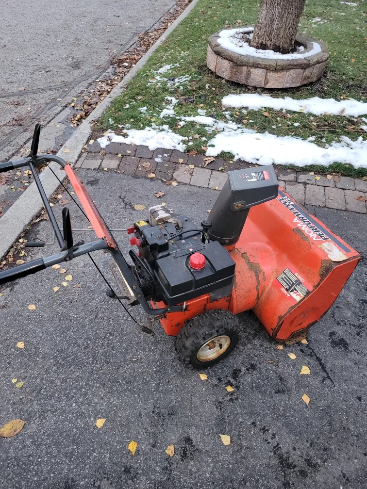 Noma Performance 8HP 24" Snowblower image indicator(2)