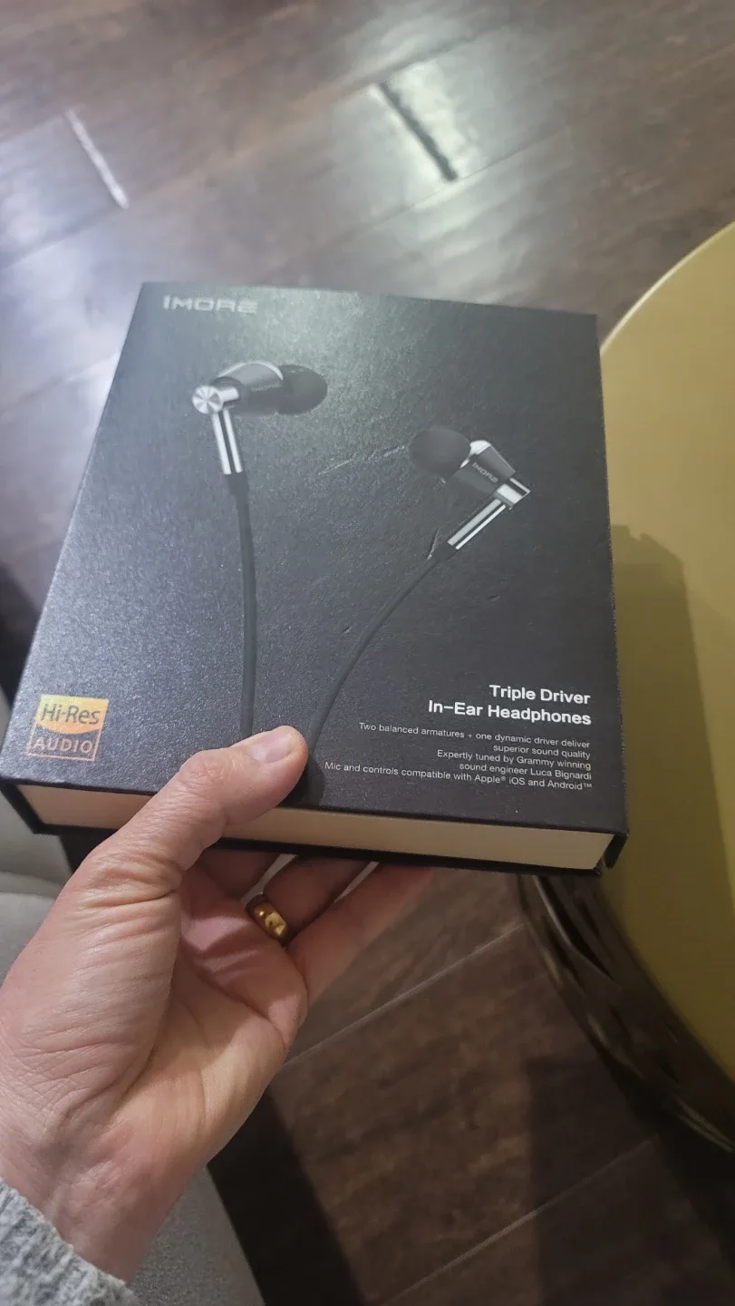 1MORE Triple Driver In-Ear Earphones Hi-Res Headphones with ... image indicator(7)