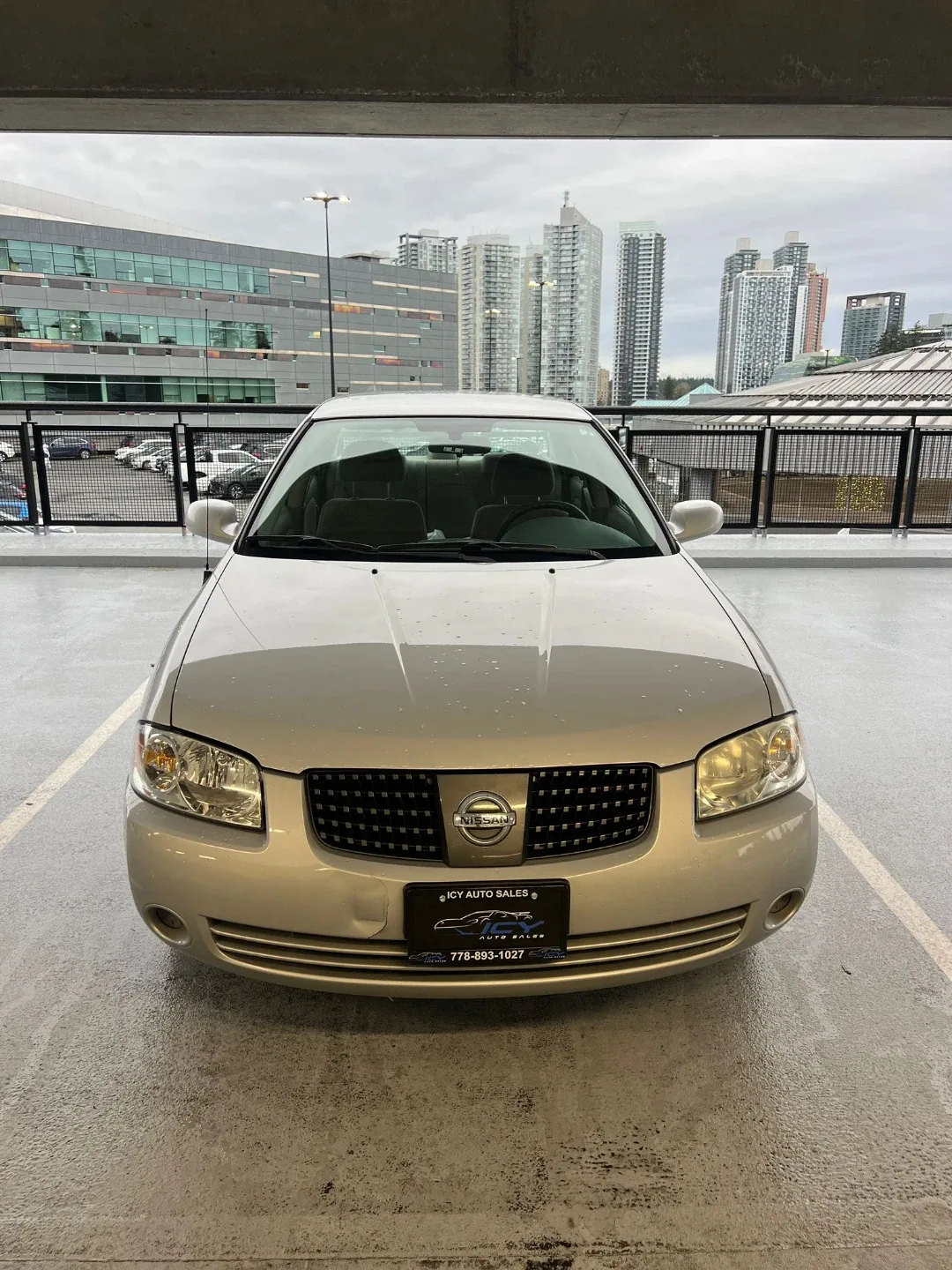 Nissan Sentra Sedan - Silver image indicator(4)