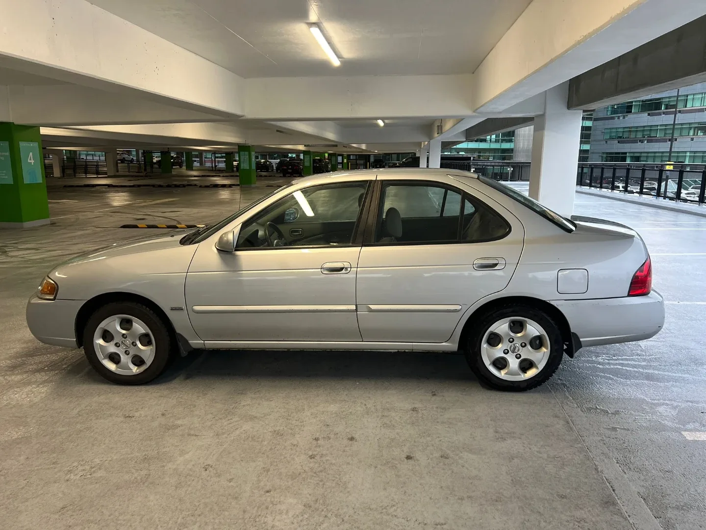 Nissan Sentra Sedan - Silver image indicator(5)