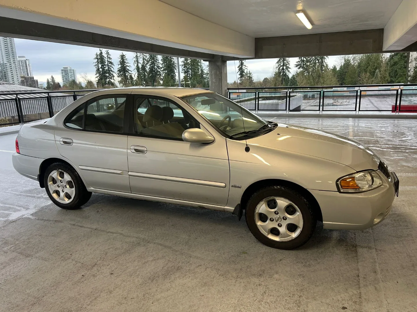 Nissan Sentra Sedan - Silver image indicator(9)