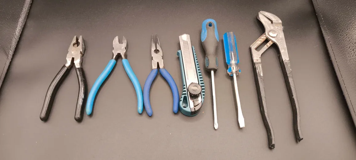 Mixed Hand Tool Set - Pliers, Screwdrivers, Utility Knife