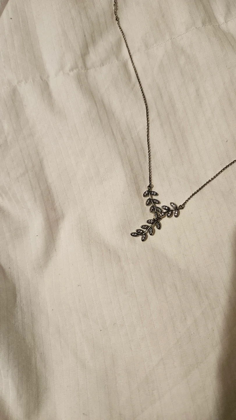 Leaf Design Silver Necklace Pandora