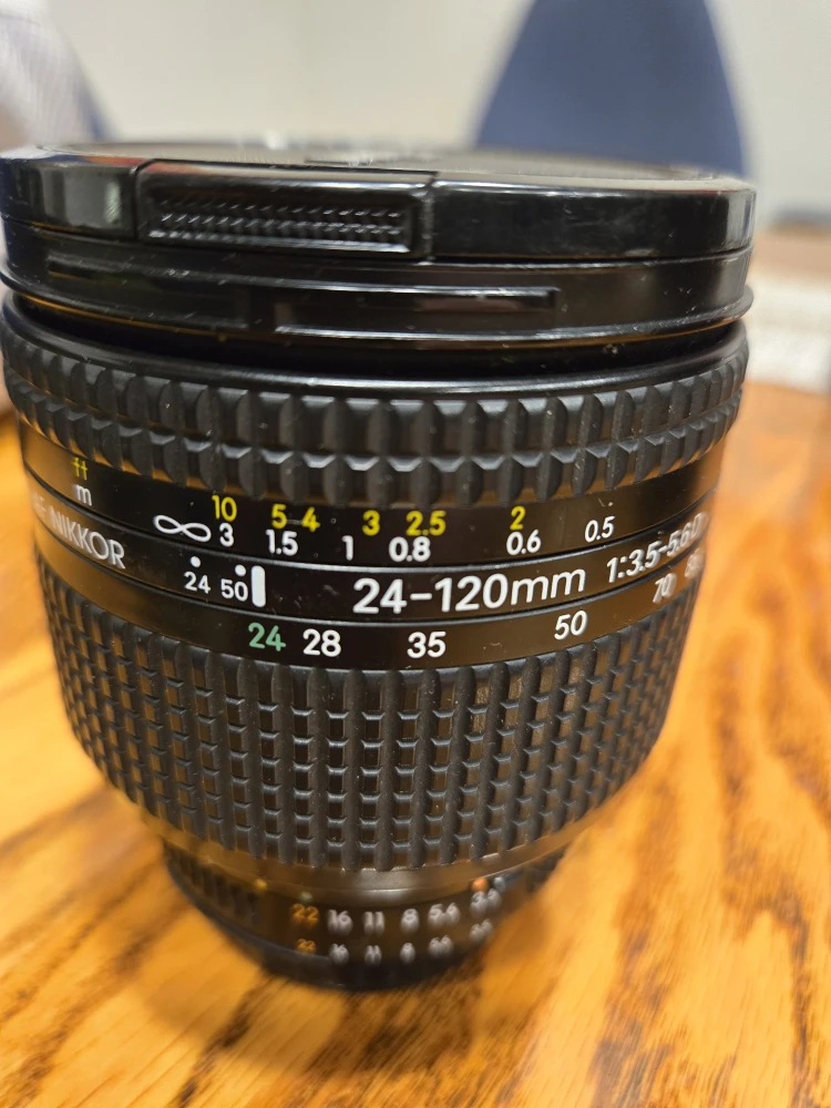 Nikon AF Nikkor 24-120mm Lens