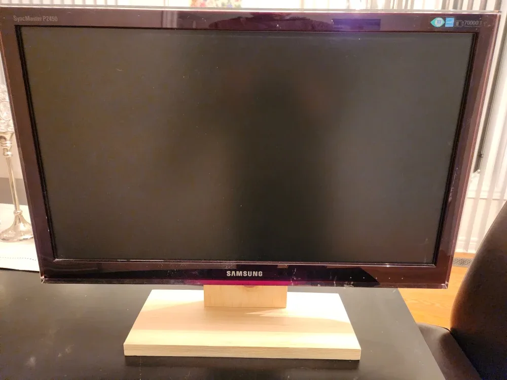 Samsung SyncMaster P2450 Monitor