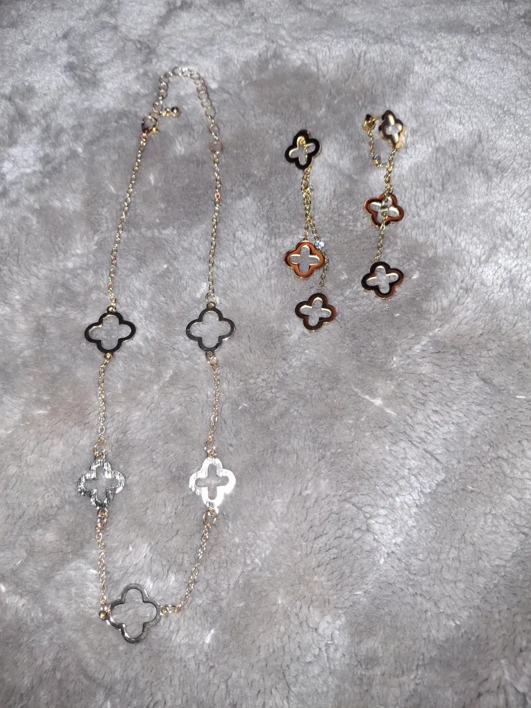 Clover Necklace & Earrings Set