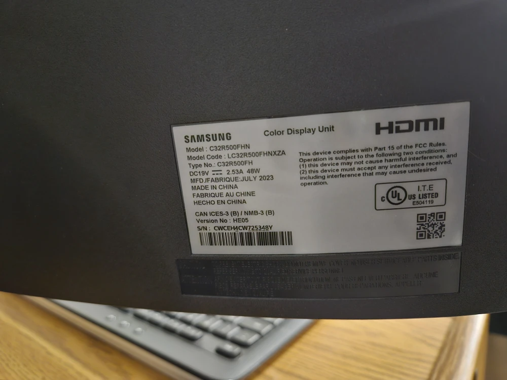 Samsung 32" Curved Monitor & Logitech Keyboard - photo 2