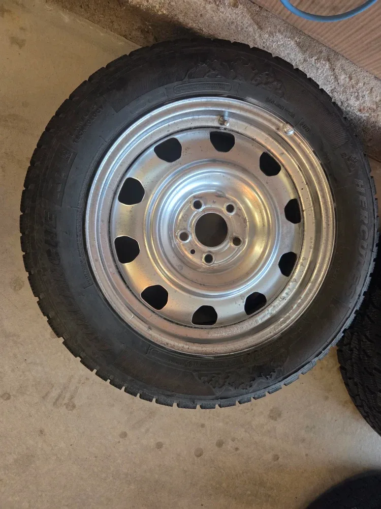 Avalanche Winter Tires on Steel Rims , HRV HONDA image indicator(8)