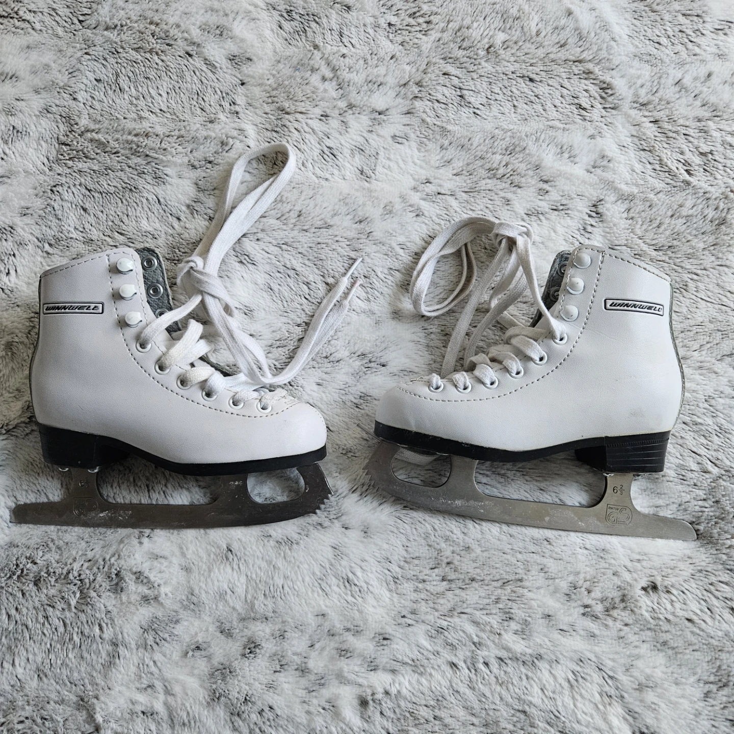 Kids Ice skates size 11