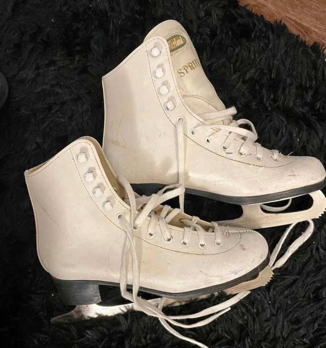 Skates