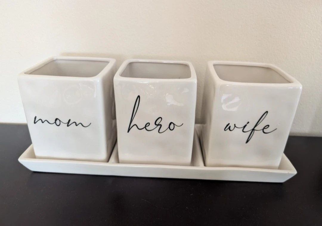 Ceramic decor