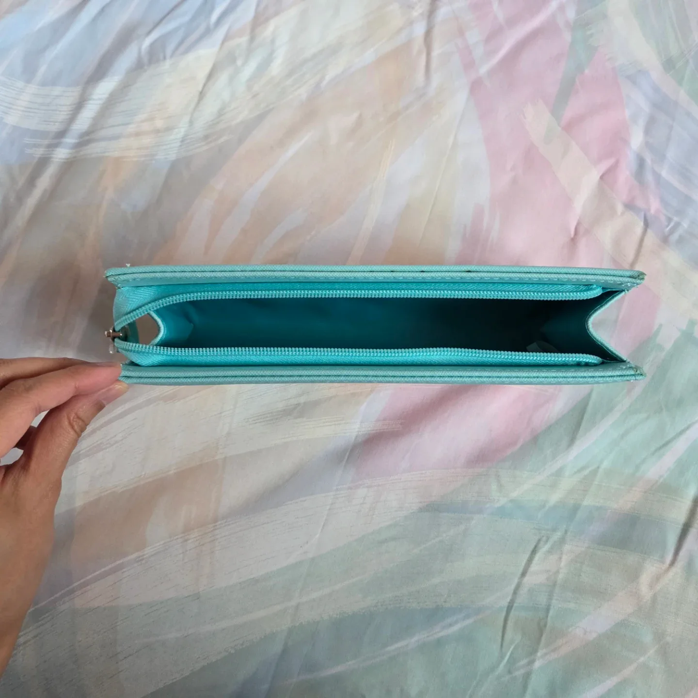 Stylish Women Long Make-up Bag image indicator(2)