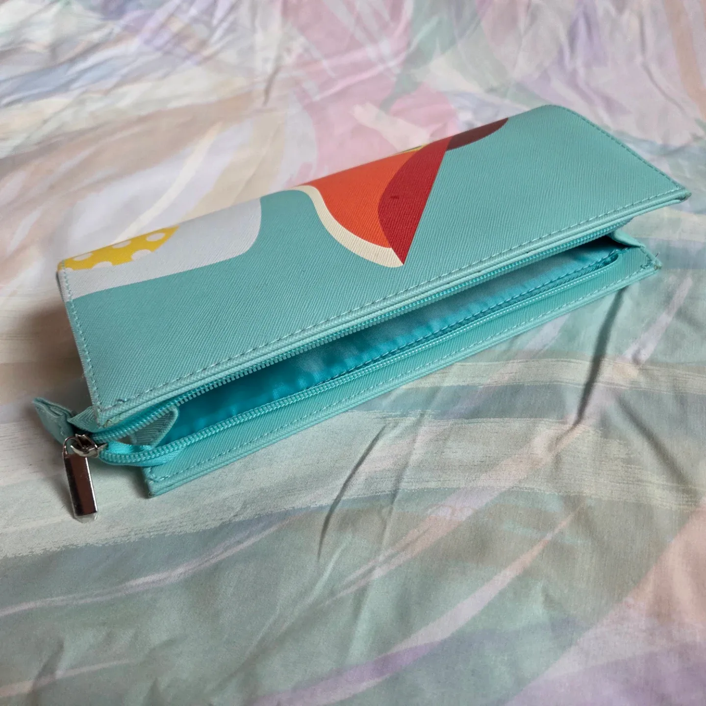 Stylish Women Long Make-up Bag image indicator(3)