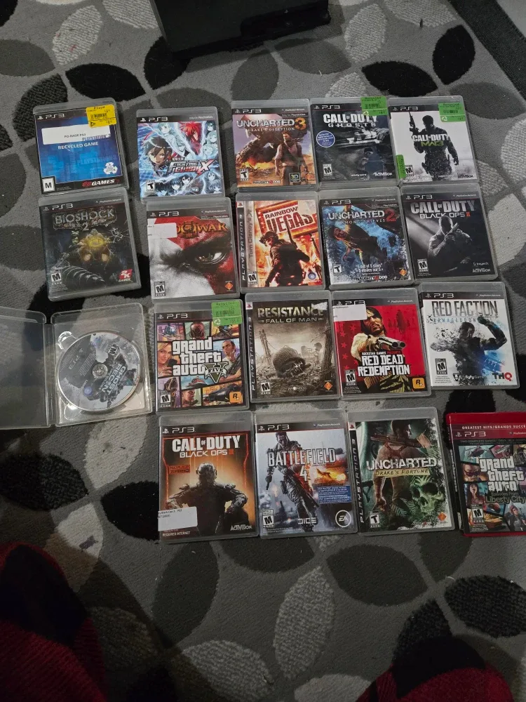 PlayStation 3 (PS3) Console + Games Bundle image indicator(2)