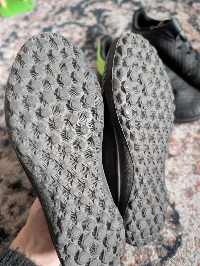 Decathlon Kids' Football Shoes - Size 1 - photo 2