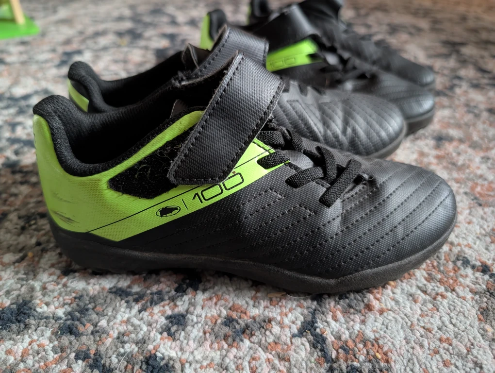 Decathlon Kids' Football Shoes - Size 1 - photo 3