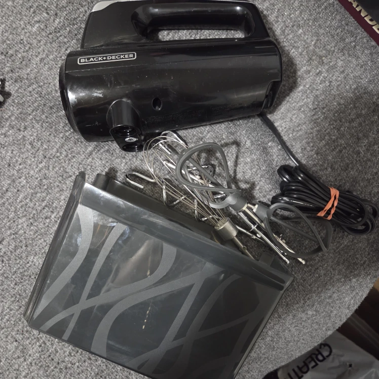 Black+Decker Hand Mixer