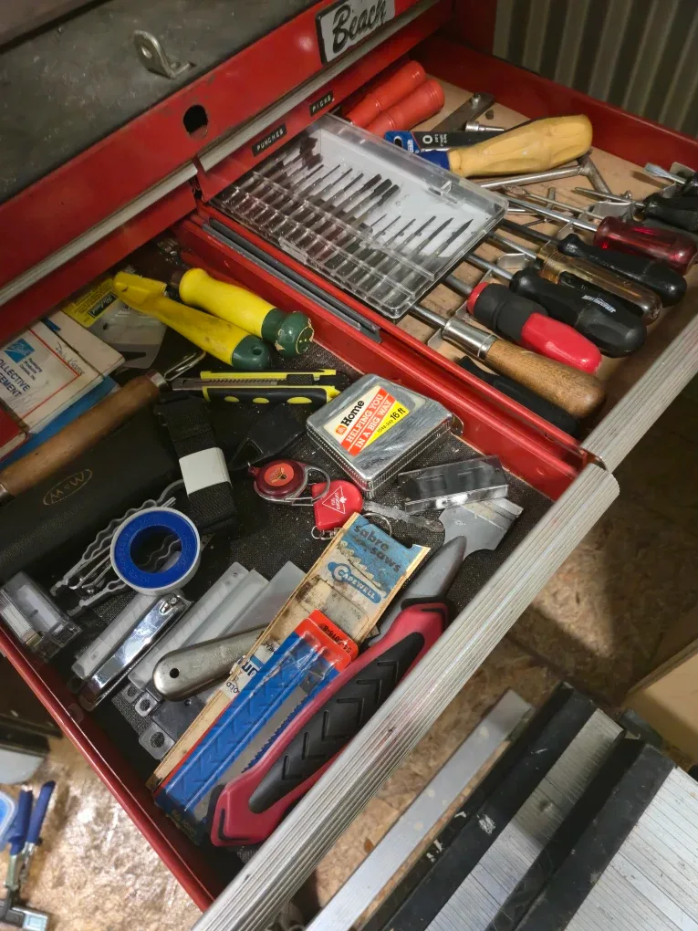 Beach Red Tool Chest with Tools image indicator(10)