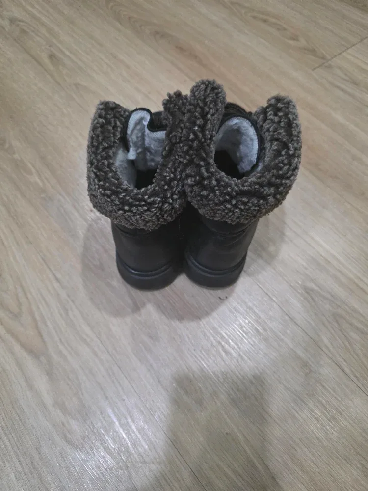 Black Winter Boots - Size 8 image indicator(2)