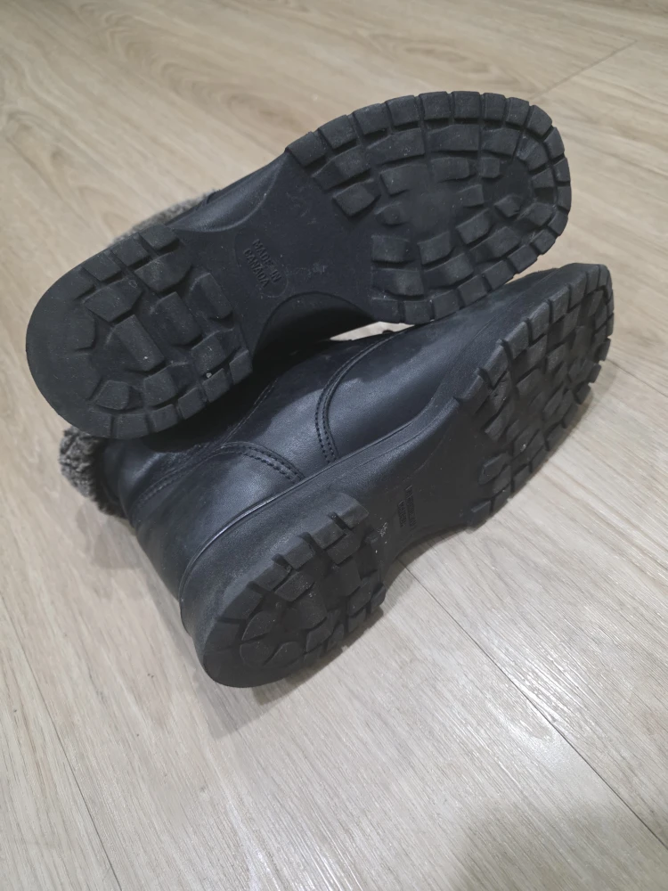 Black Winter Boots - Size 8 - photo 3