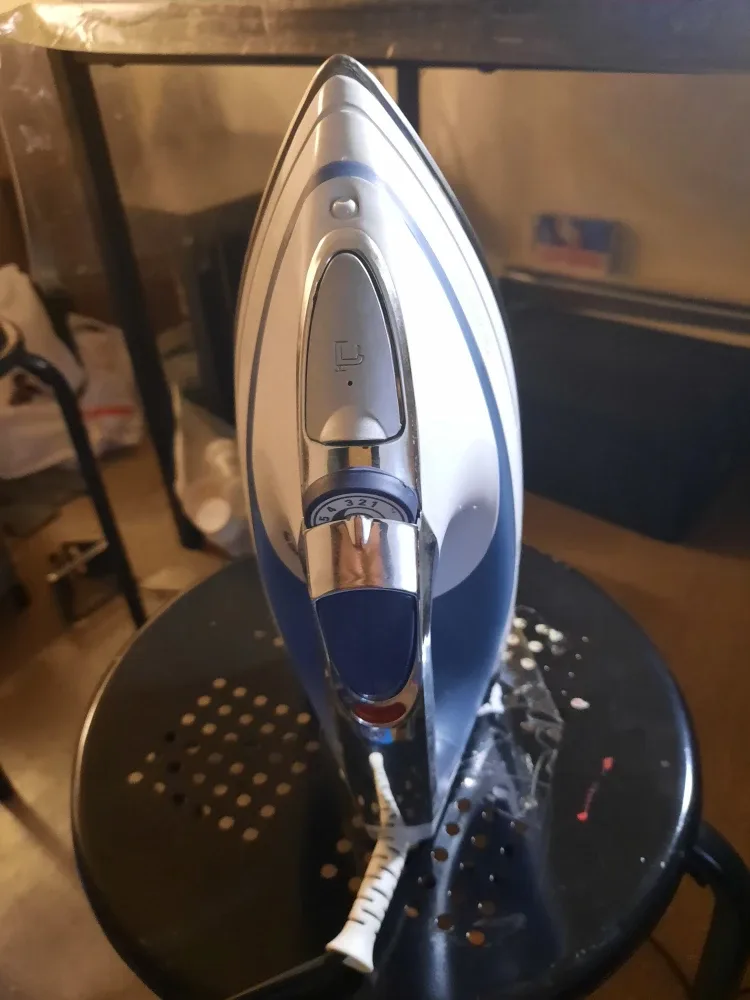 Black+Decker Iron - Home Essential