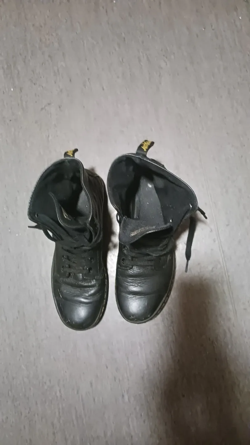 Dr. Martens Boots, Black image indicator(2)