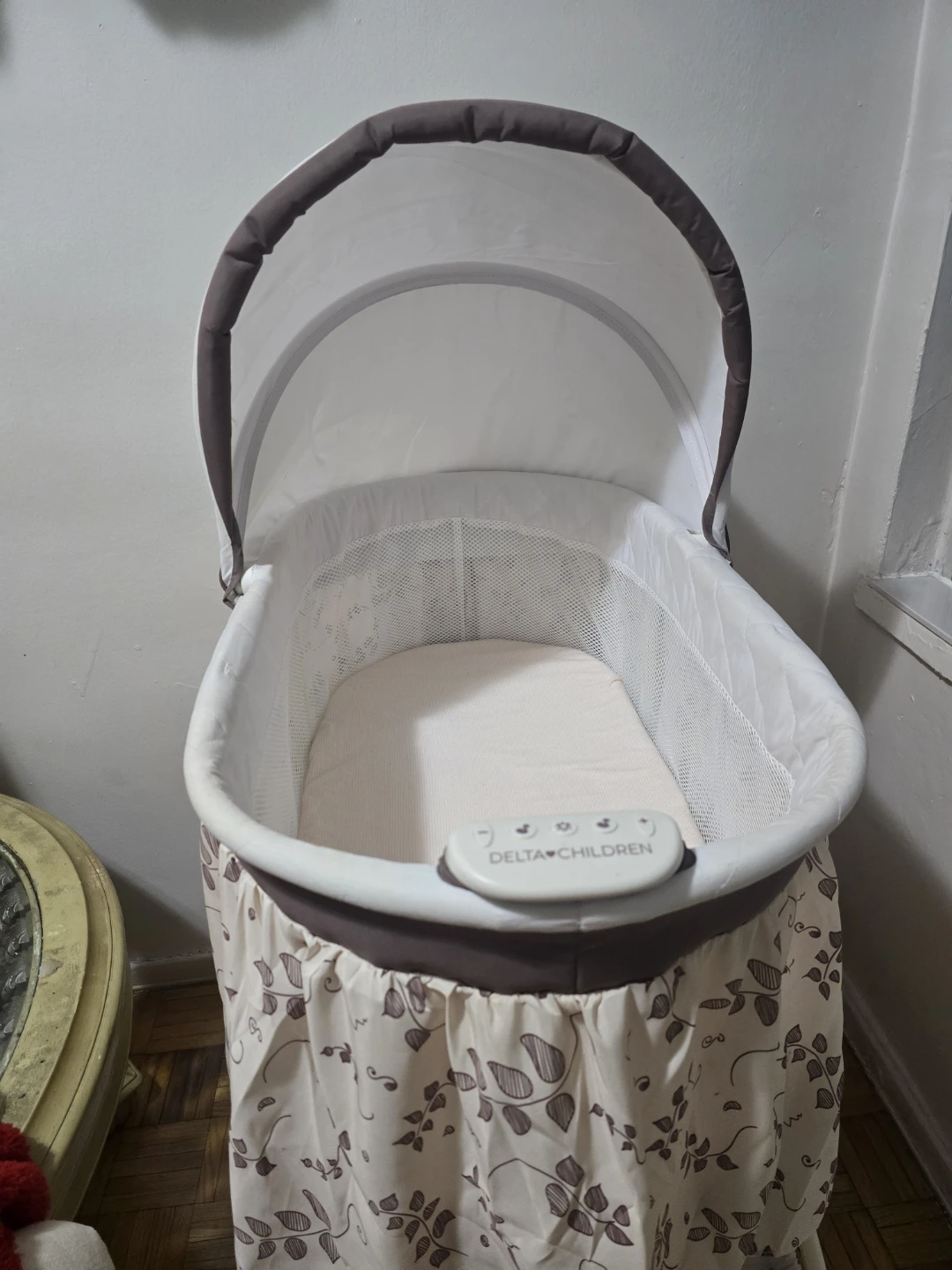 Delta Children Bassinet