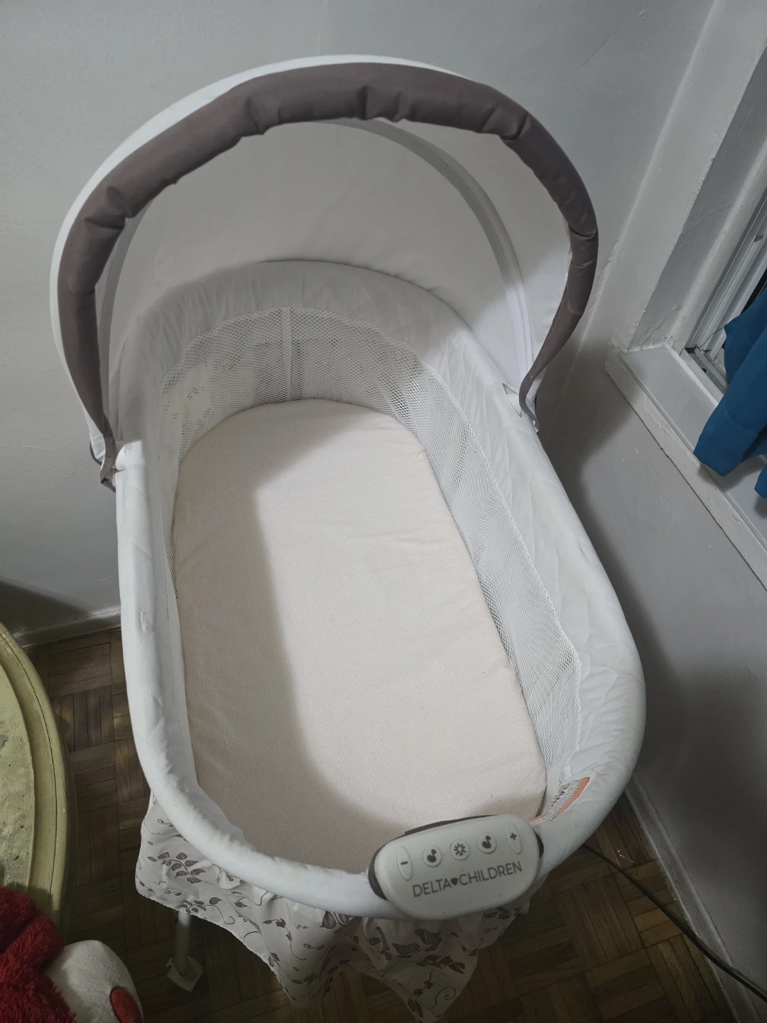 Delta Children Bassinet - photo 2