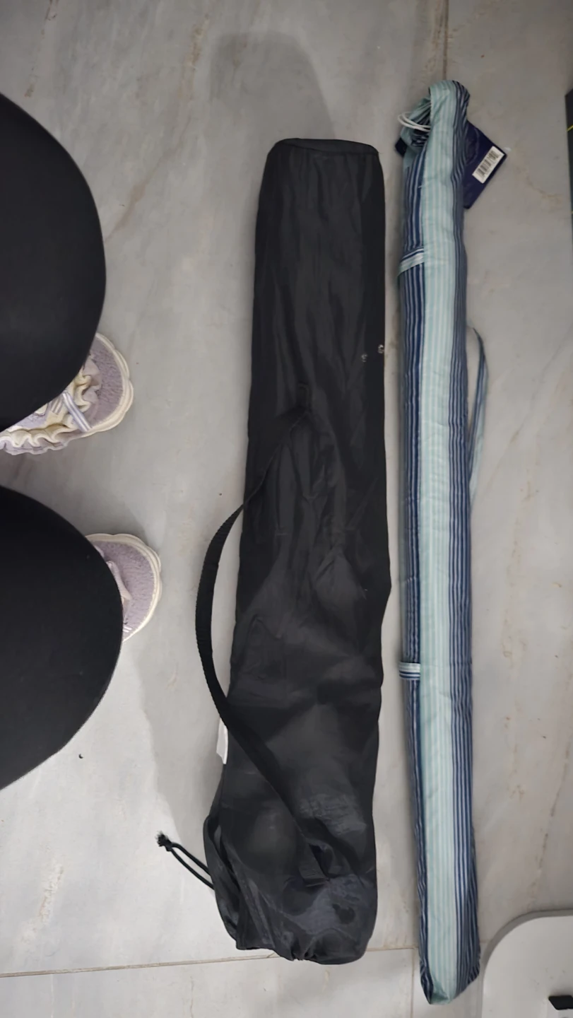 Beach Umbrella with Carrying Bag and chairs - photo 4