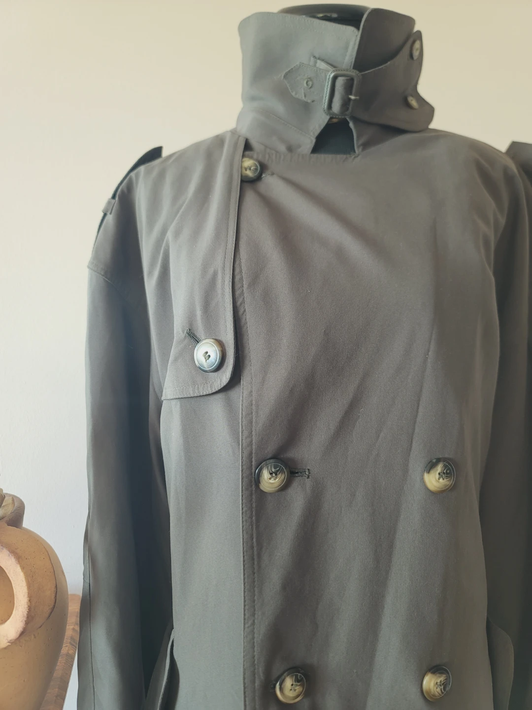 London Fog Trench Coat, Size 48 Reg - photo 5