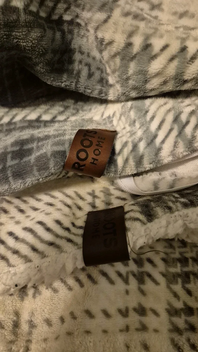 Queen size sheets & blankets(Prices listed)