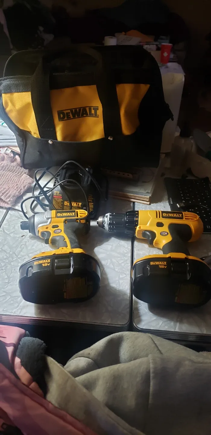 DeWalt 18V Cordless Drill and Impact Driver Set
