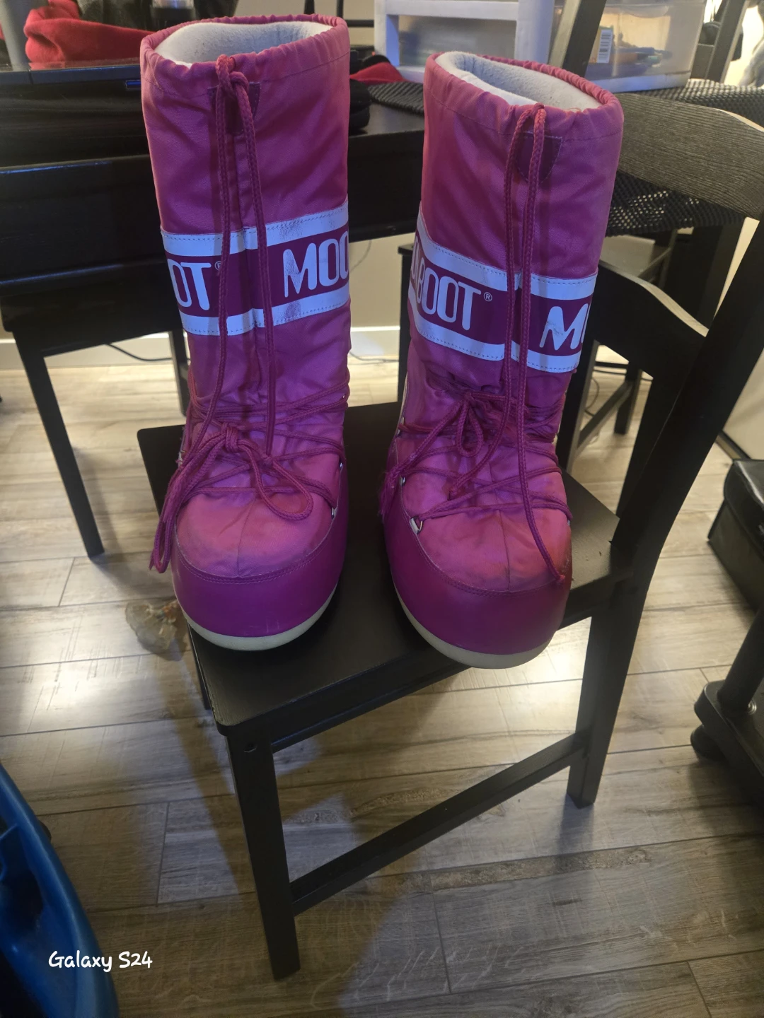 Moon Boot Pink Winter Boots - Size US 9/10 - photo 2
