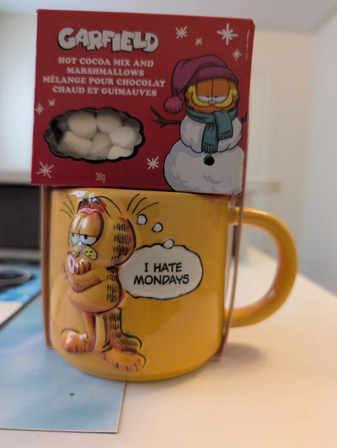 Garfield Mug & Hot Cocoa Mix Set
