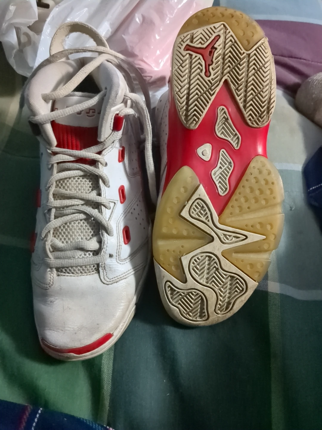 Jordan Basketball Shoes - US 6.5Y - photo 4
