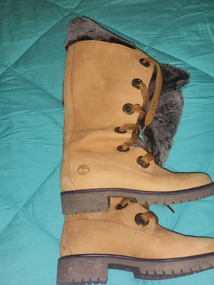 Timberland Tan Leather Boots with Fur Trim