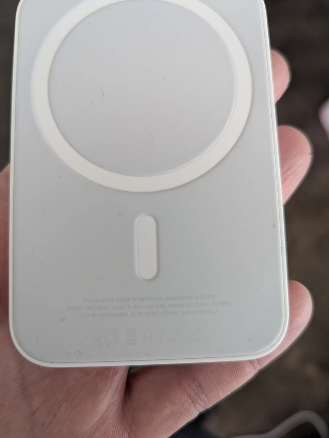 Apple MagSafe Battery Pack - photo 3