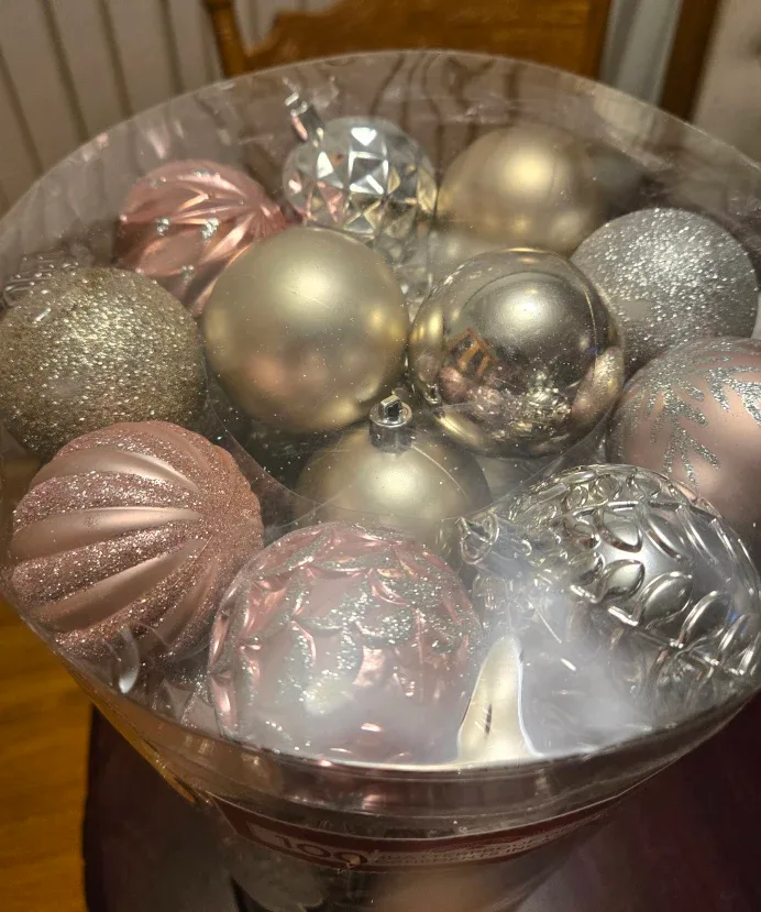 Christmas Tree with Star Topper image indicator(7)